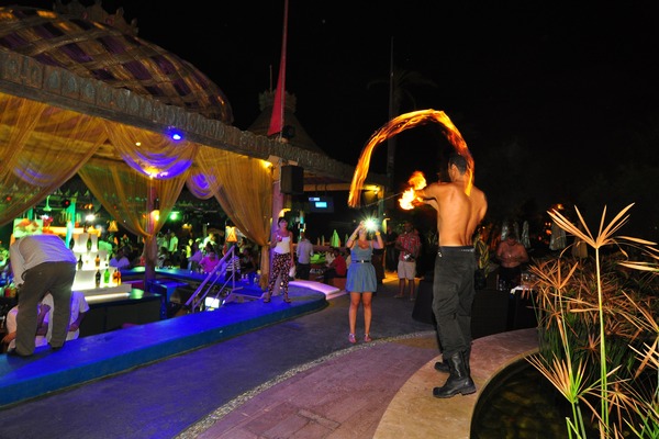 Saturday Night At Edde Sands
